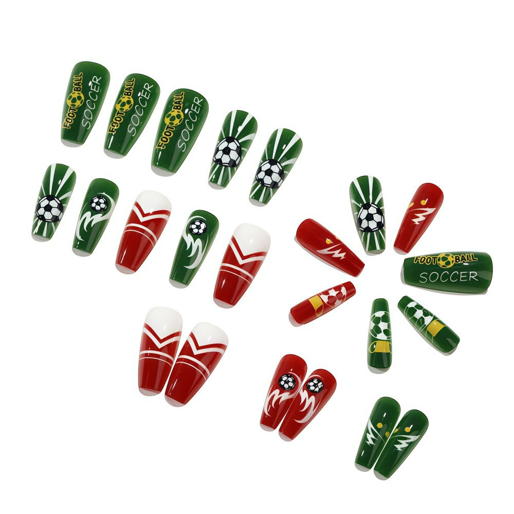 Sportliche Nagelkunst im Fußball-Stil Brehn