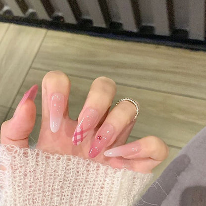 Kunstvolle Nageldesigns mit Katzenmotiv Brehn