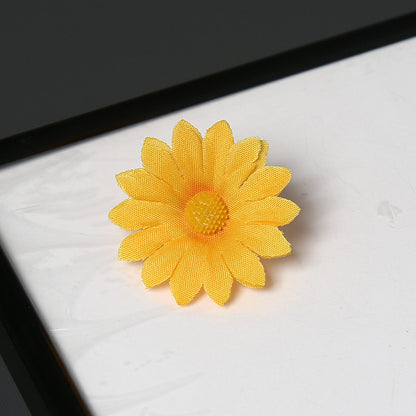 Elegante Stoff Margeritenblume Brosche für dekorativen Gebrauch