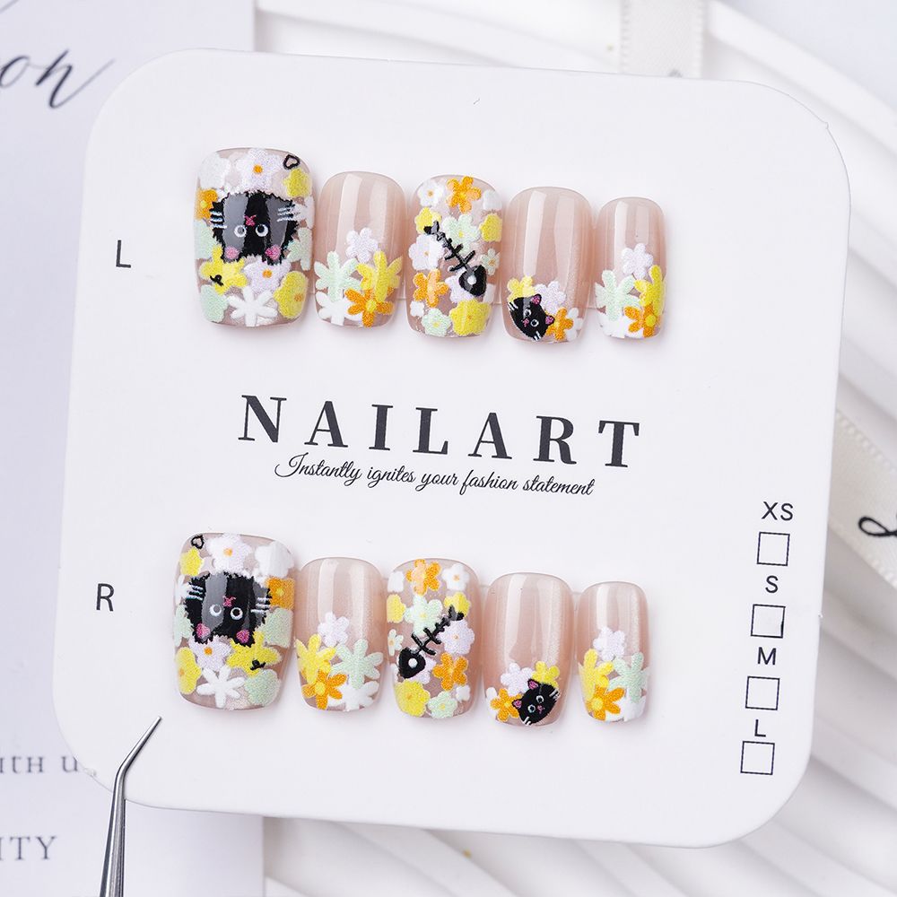 Künstlerisches Stiletto Press-On Nail Set mit floralen Verzierungen Brehn