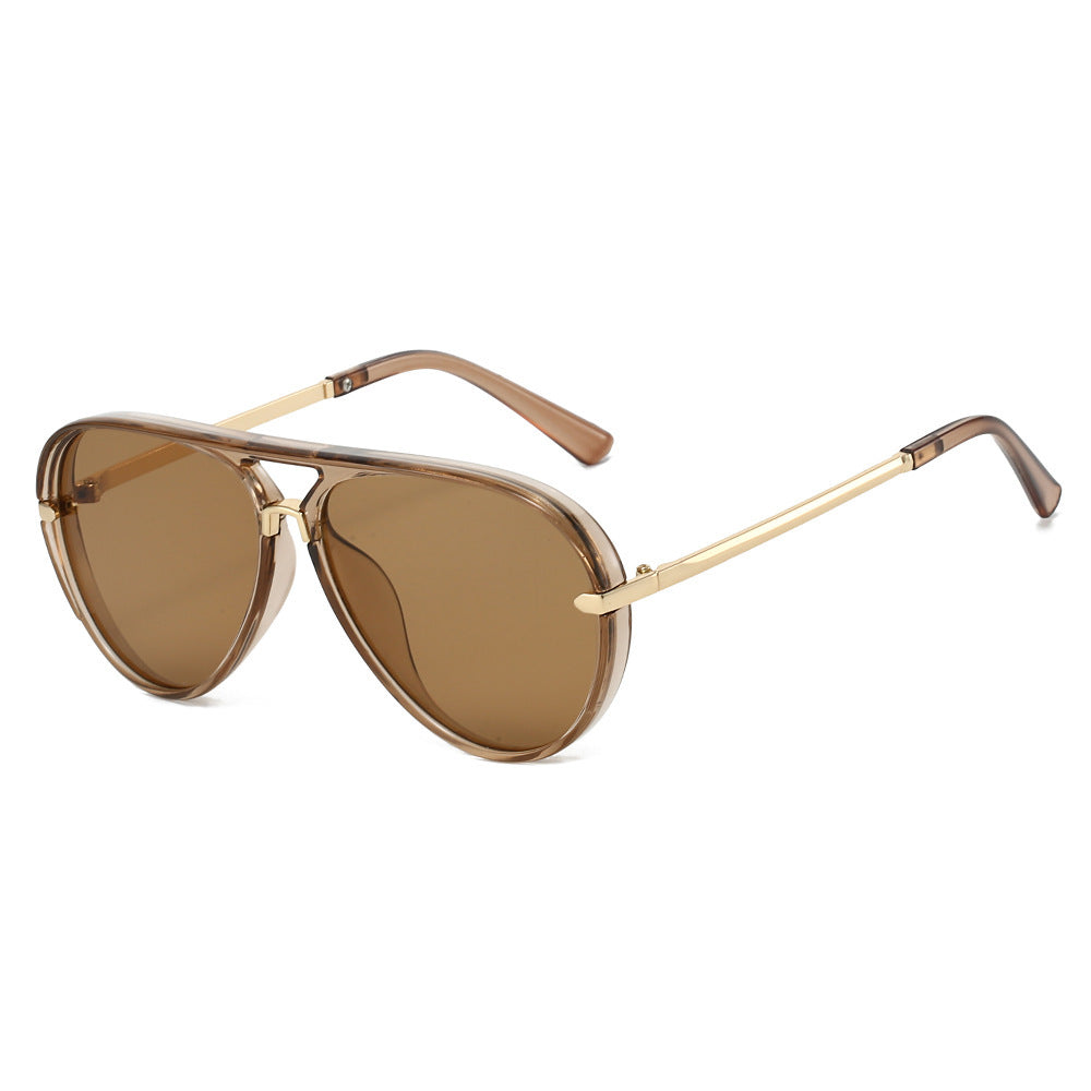 Elegante Aviator-Sonnenbrille mit goldenen Akzenten Brehn