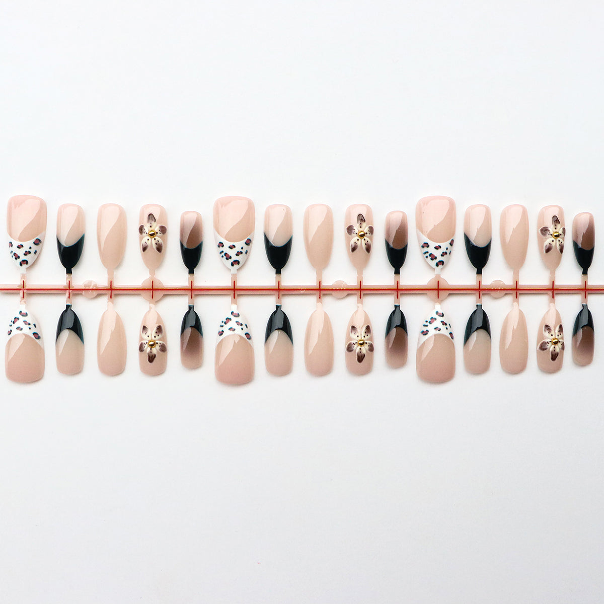 Künstlerisches Press-On Nagelset mit floralem Design