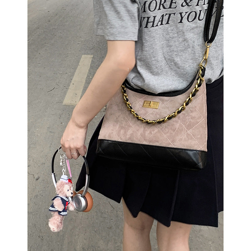 Gepolsterte Wildleder Hobo Handtasche Brehn