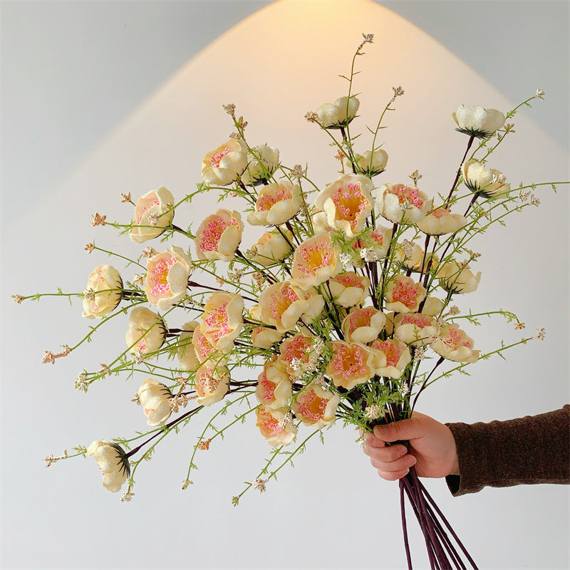 Dekorativer Blumenstrauß