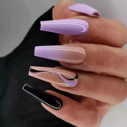 Kunstvolle Nagelverlängerungen im eleganten Design Brehn