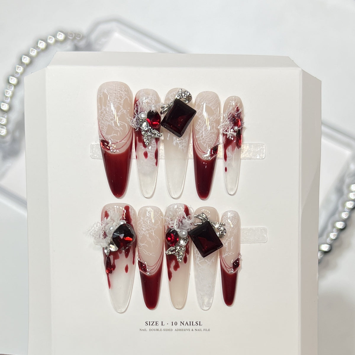 Elegantes dekoratives Press-On-Nagelkunst-Set Brehn