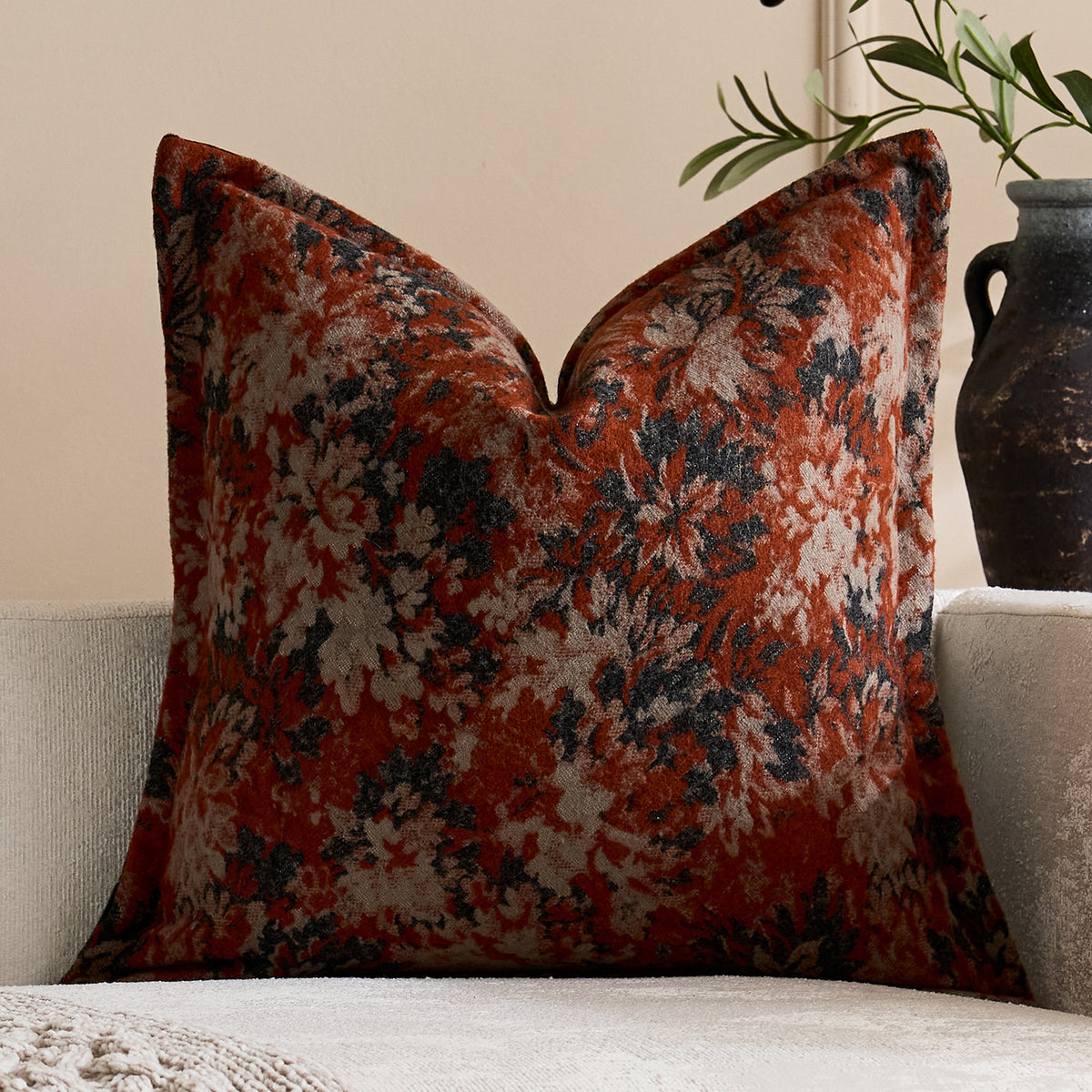 Übergroßes Jacquard Blumen Velours Kissenbezug mit verdecktem Reißverschluss