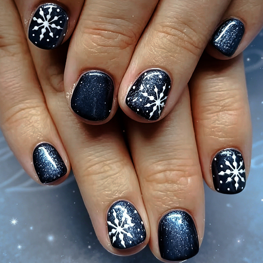 Saisonale Schneeflocken Nagelkunst Brehn