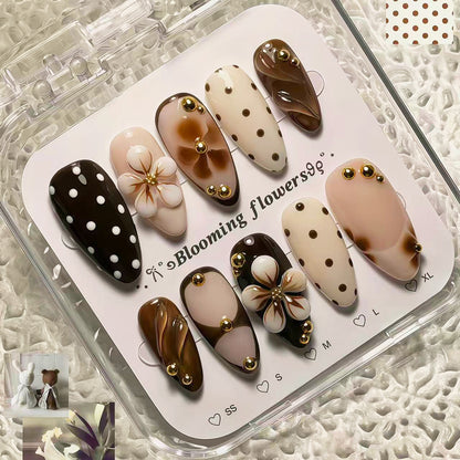 Floral Design Press-On Nail Art Brehn