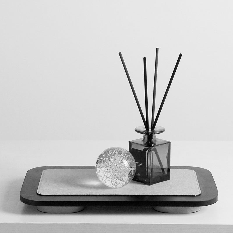 Moderner minimalistischer Servierteller