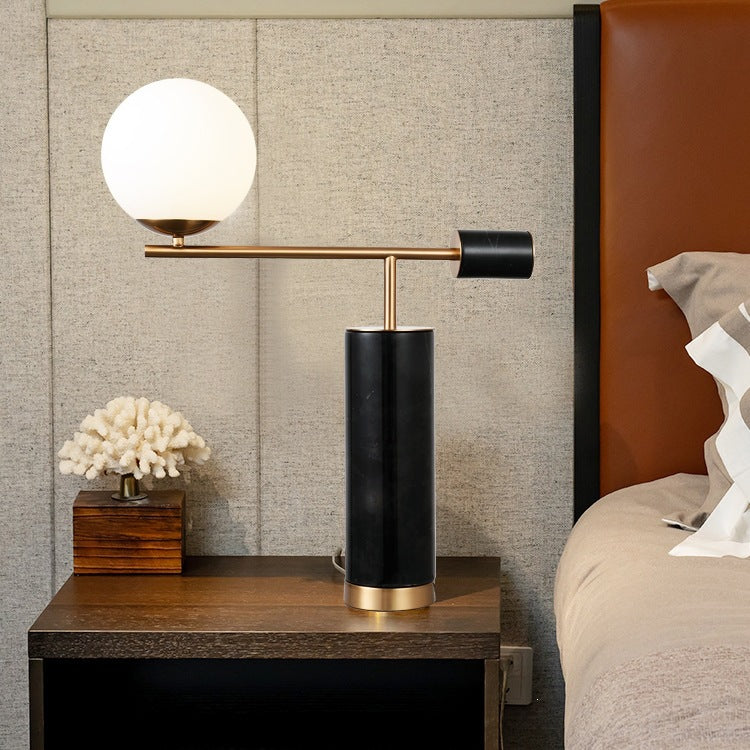 Elegante Minimalistische Tischlampe