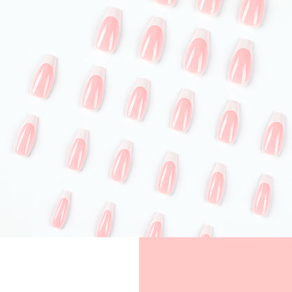 Kunstvolle Nagelkunst mit French Tip Design Brehn
