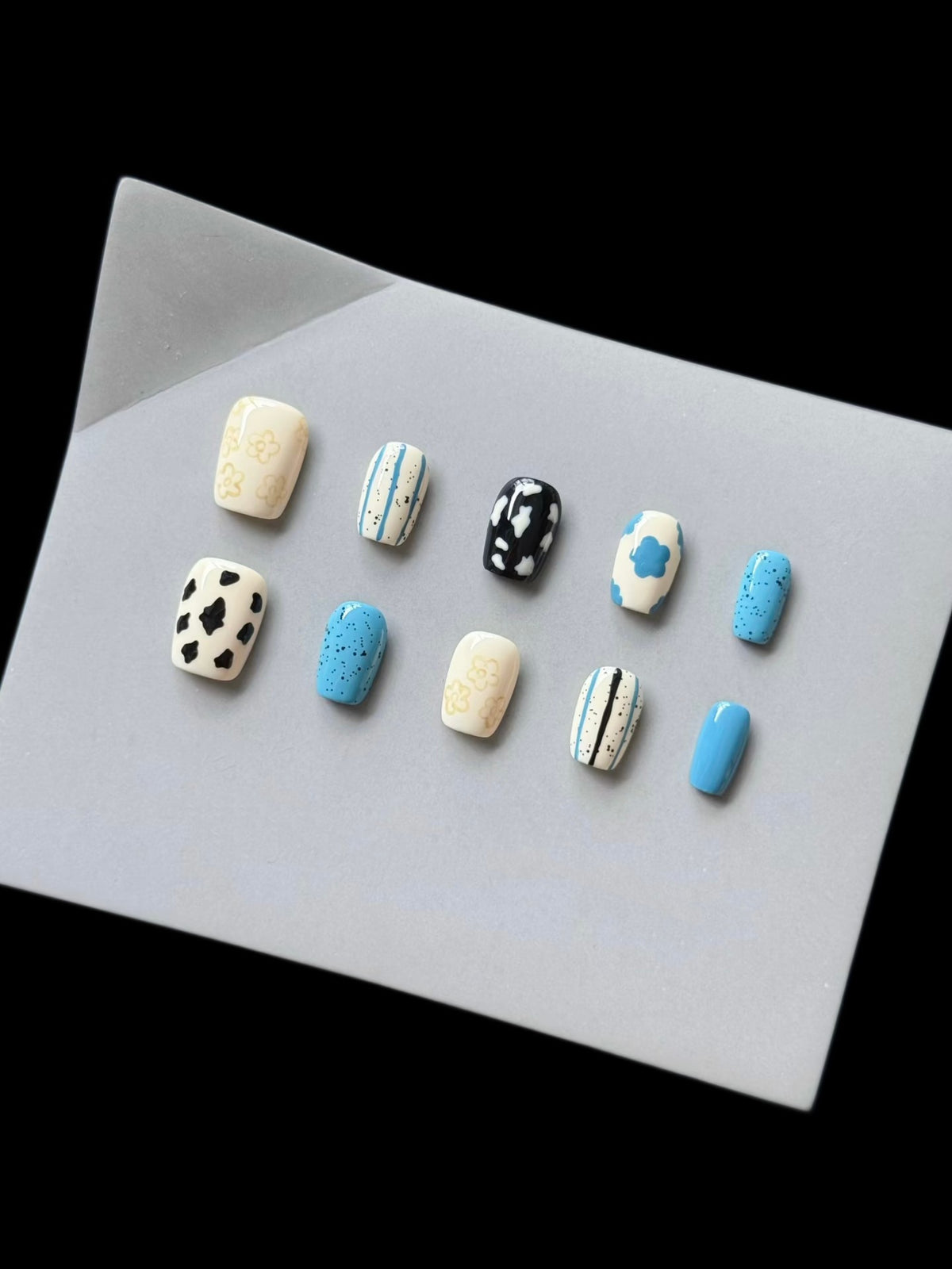 Künstlerisch gemusterte Press-On Nagelset