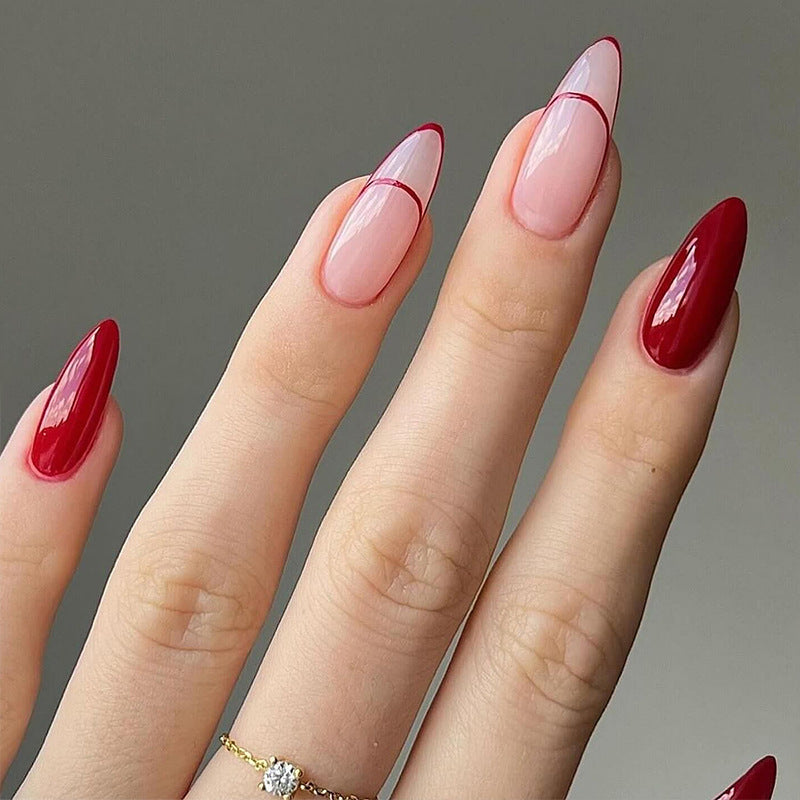 Elegante und auffällige Stiletto-Nägel Brehn