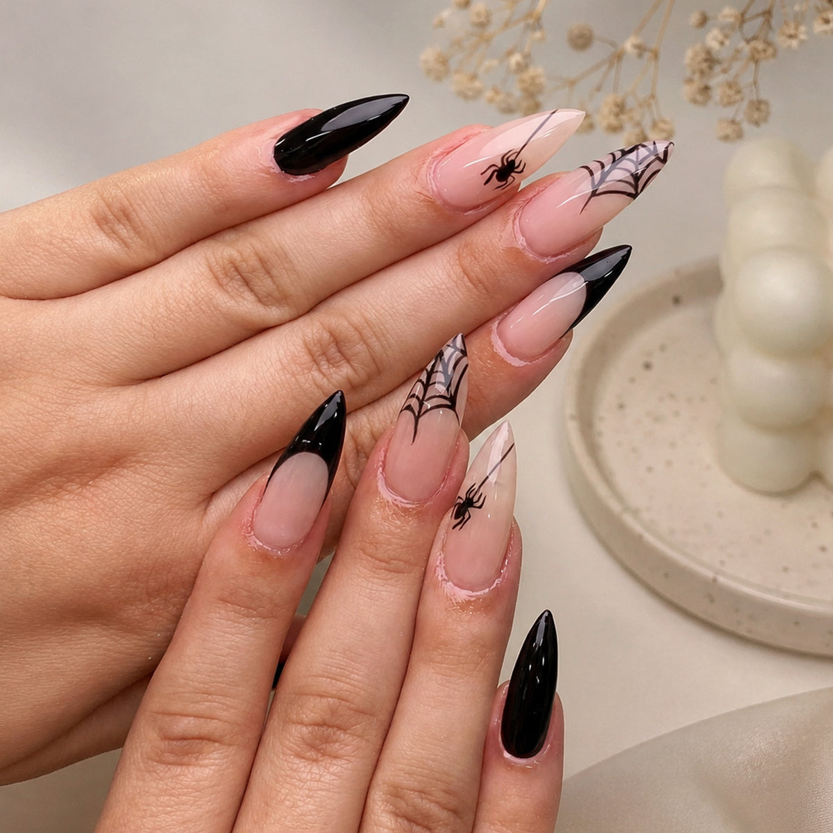 Kreatives Kunstnagelset mit Spinnen- und Spinnennetzdesign Brehn