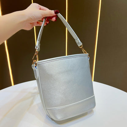 Strukturierte Handtasche