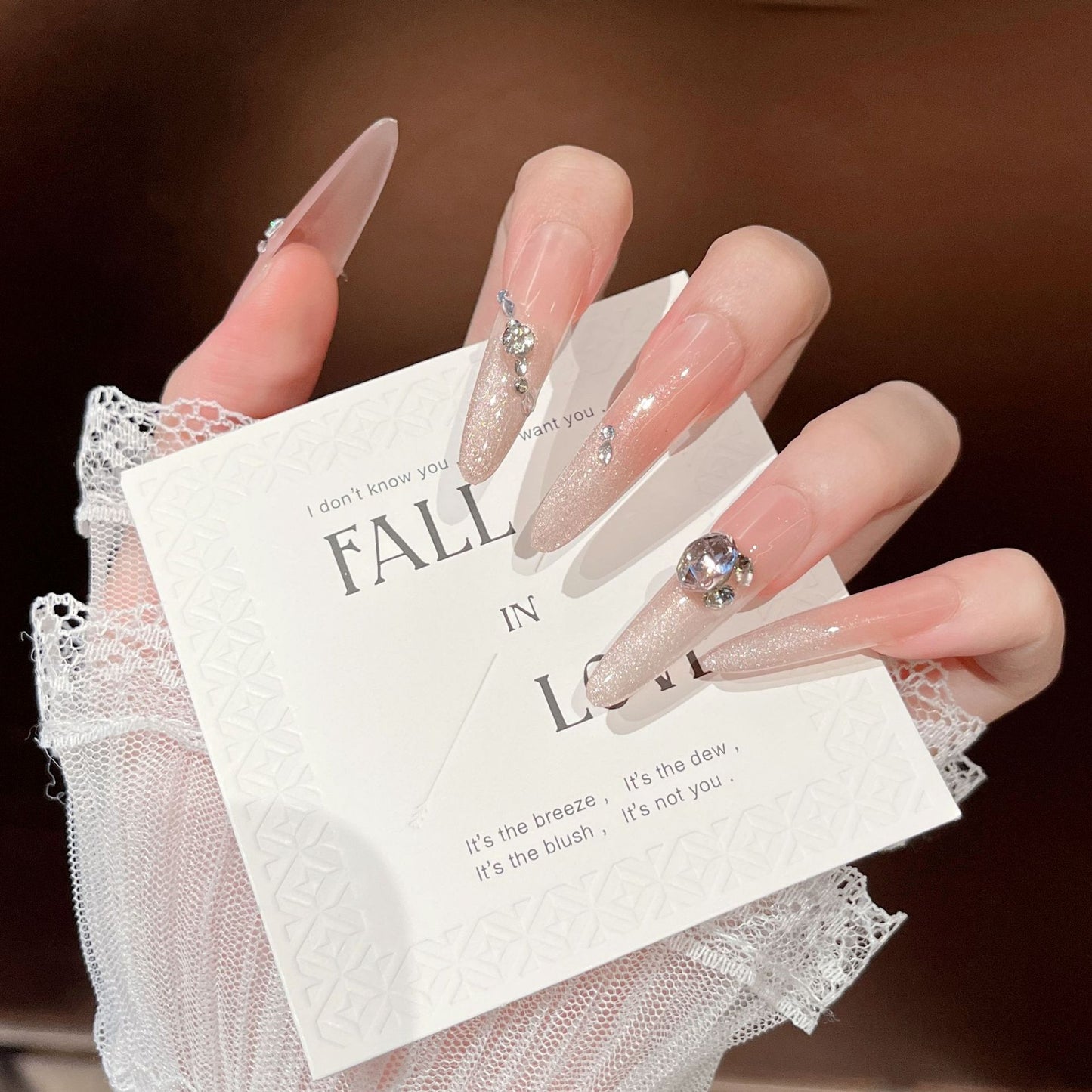 Luxuriöse mit Strass verziehene Stiletto Press-On Nägel Brehn