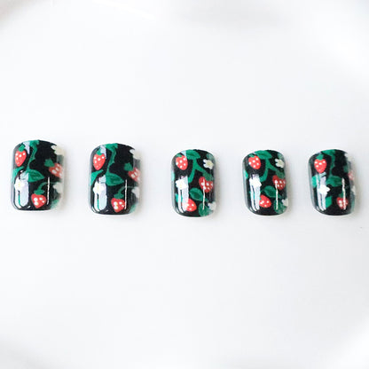 Erdbeergarten Nail Art Brehn