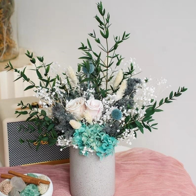 Eleganter getrockneter Blumenstrauß