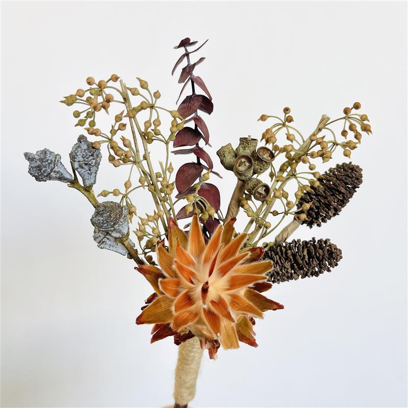 Getrocknete botanische Blumenarrangement