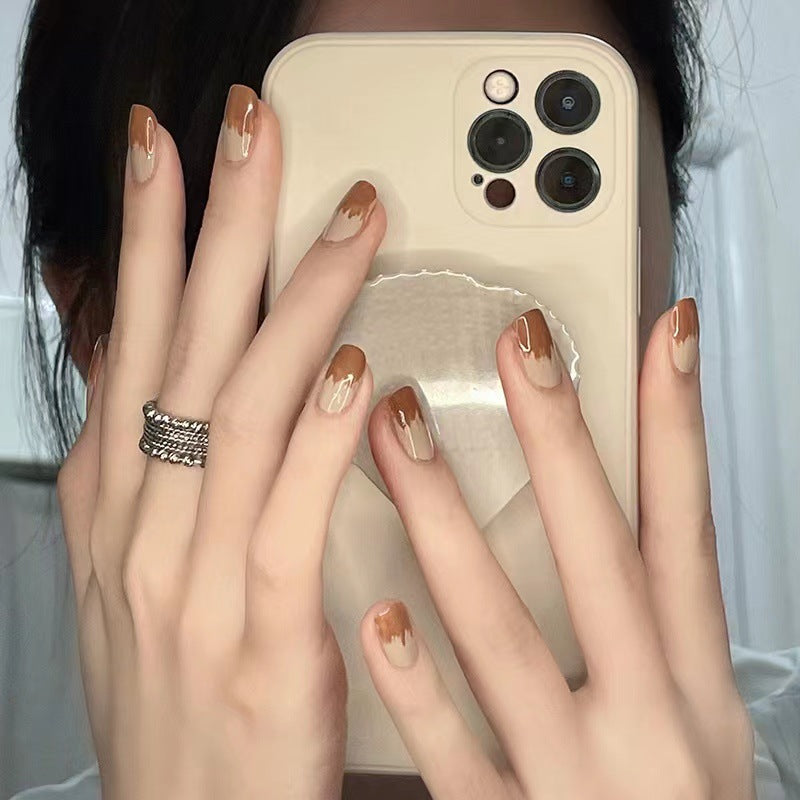 Kunstvolle Stiletto Nagelspitzen Brehn