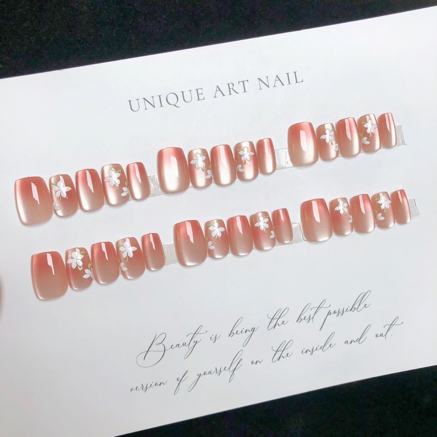 Artisan Floral Press-On Nail Set Brehn