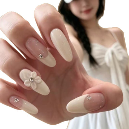 Florale dekorative Nagelverlängerungen