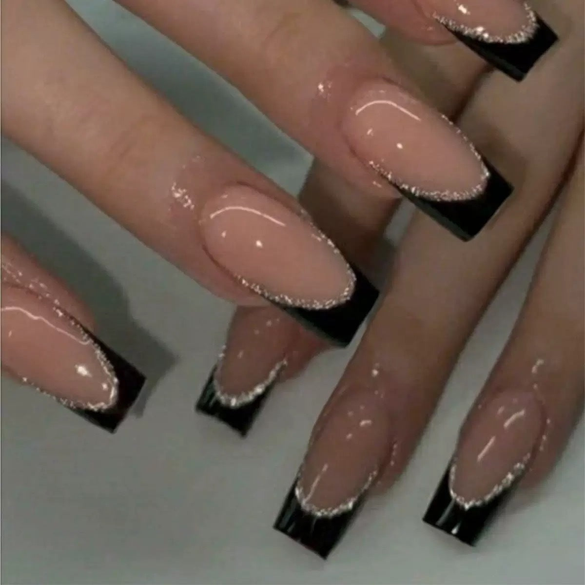 Premium Kunstnägel mit glamourösem Design Brehn