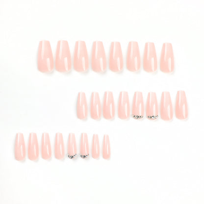 Kunstvolle Nagelverlängerungen mit elegantem Ombre-Design und Strass-Akzenten Brehn