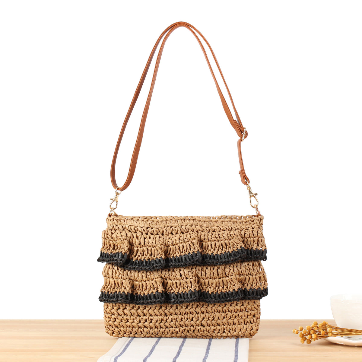 Handtasche mit Rüschendesign Aus Geflochtenem Bast Brehn