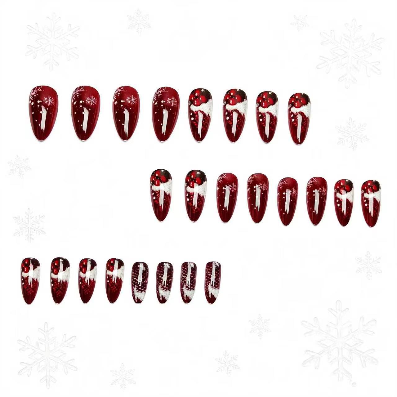 Kunstnägel mit Festlichem Winterdesign Brehn