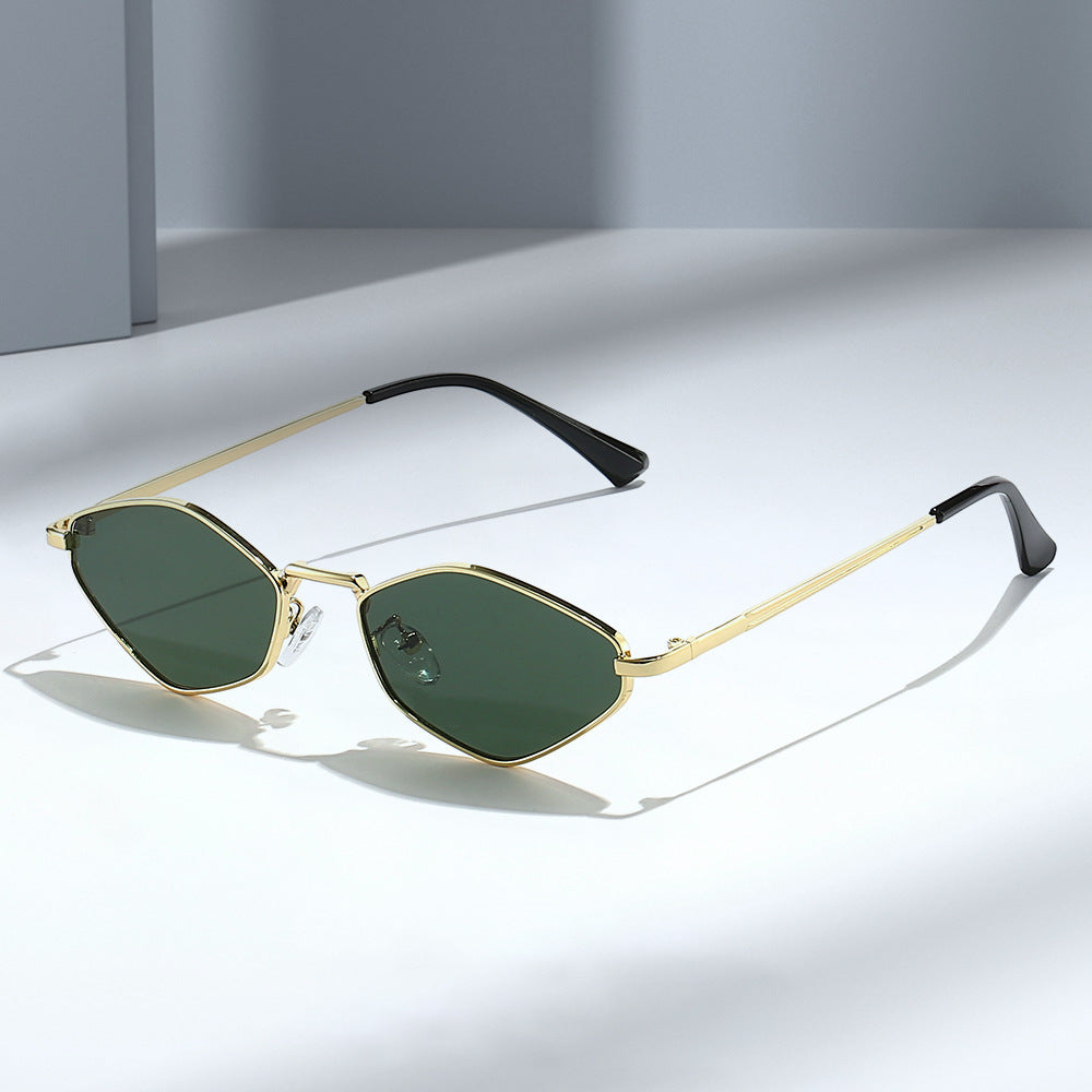 Damen Modische Sonnenbrille im futuristischen Design Brehn