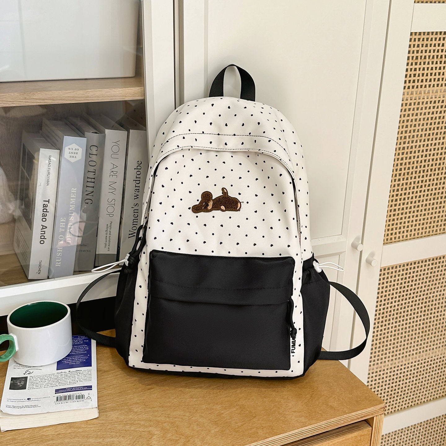 Verspielter gepunkteter animierter Rucksack Brehn