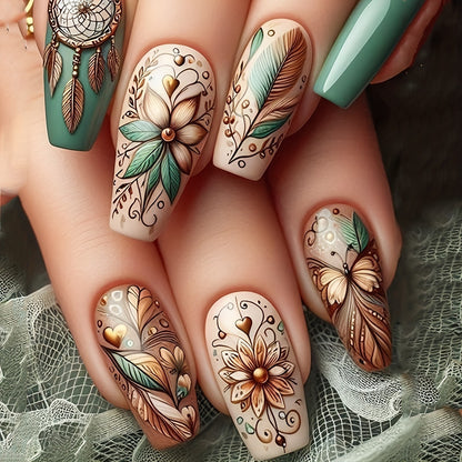 Kreative Kunstnägel mit Floralen und Traumfänger Designelementen Brehn