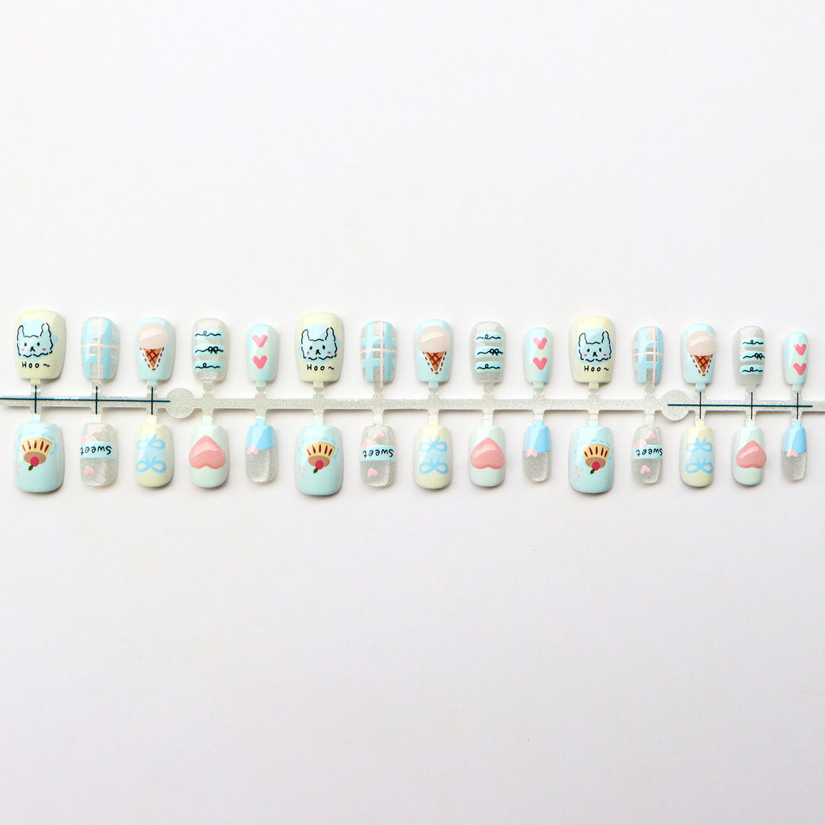 Verspieltes, vom Cartoon inspiriertes Press-On-Nagelset