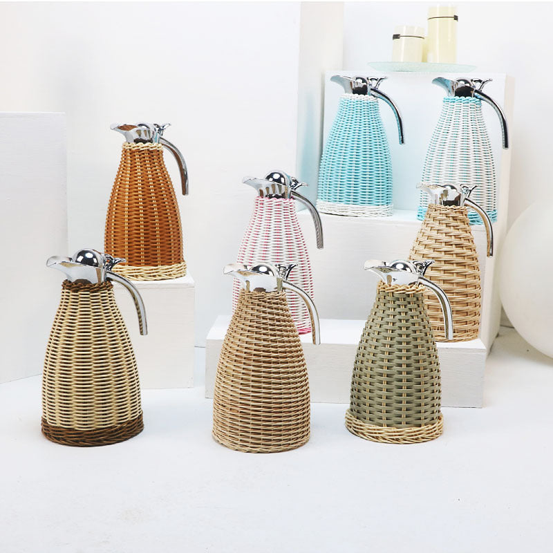 Stilvolle Wasserkaraffe mit geflochtenem Design Brehn