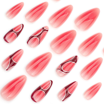 Kunstvolle und elegante Stiletto-Nägel Brehn