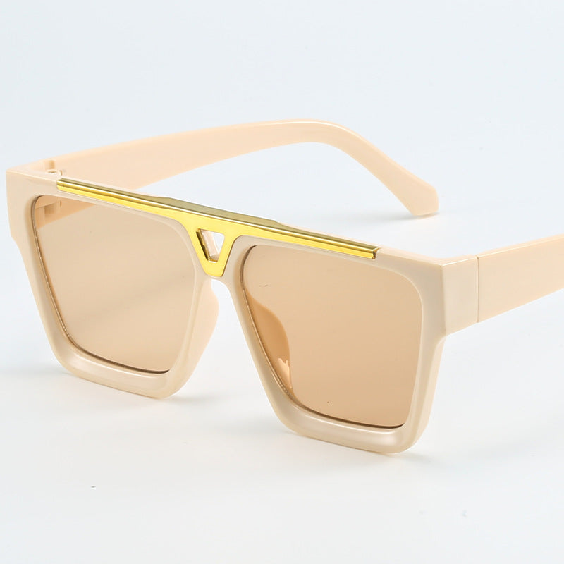 Damen modische oversized Sonnenbrille mit stilvollem goldenen Akzent Brehn