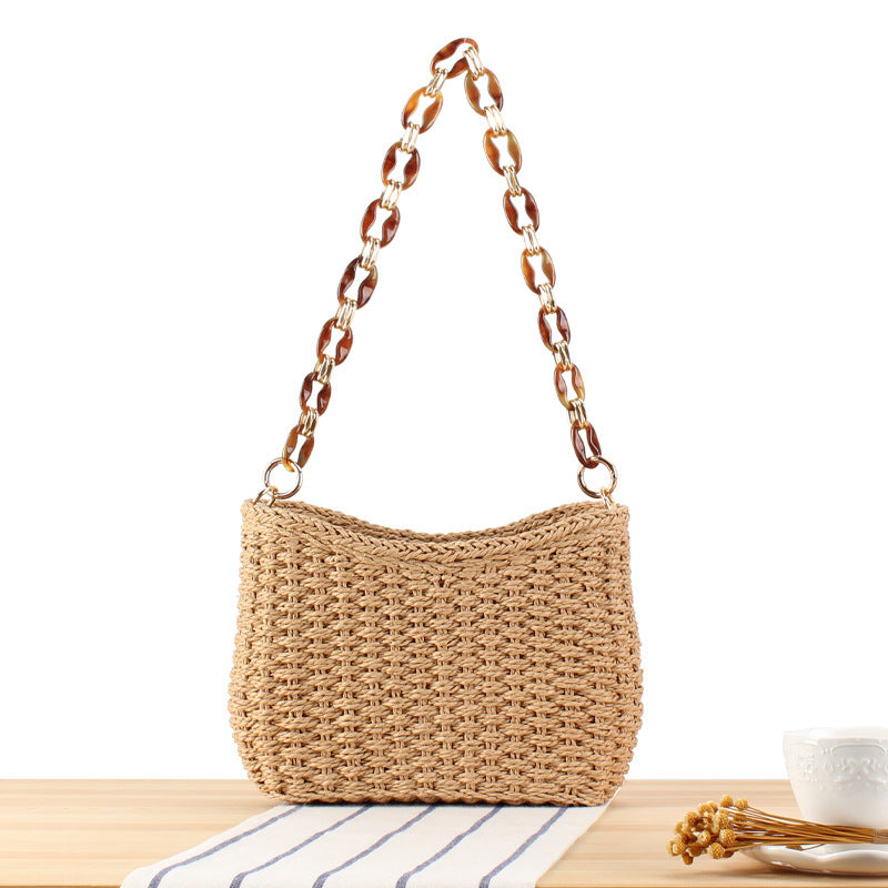 Modische Strohtasche mit Kettenriemen Brehn