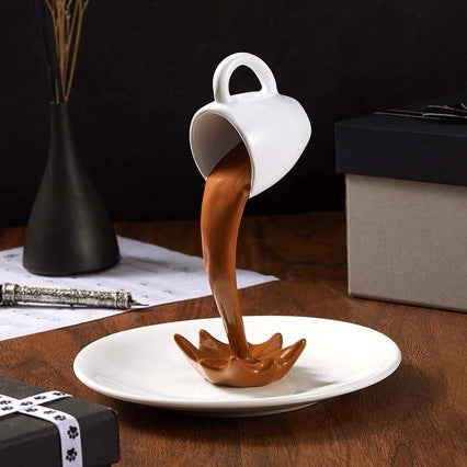 Originelle Kaffeetasse im kreativem Auslauf-Design Brehn