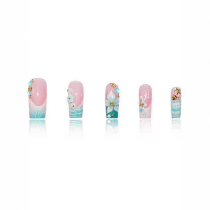 Luxuriöse Floral Art Nagelverstärkungen Brehn