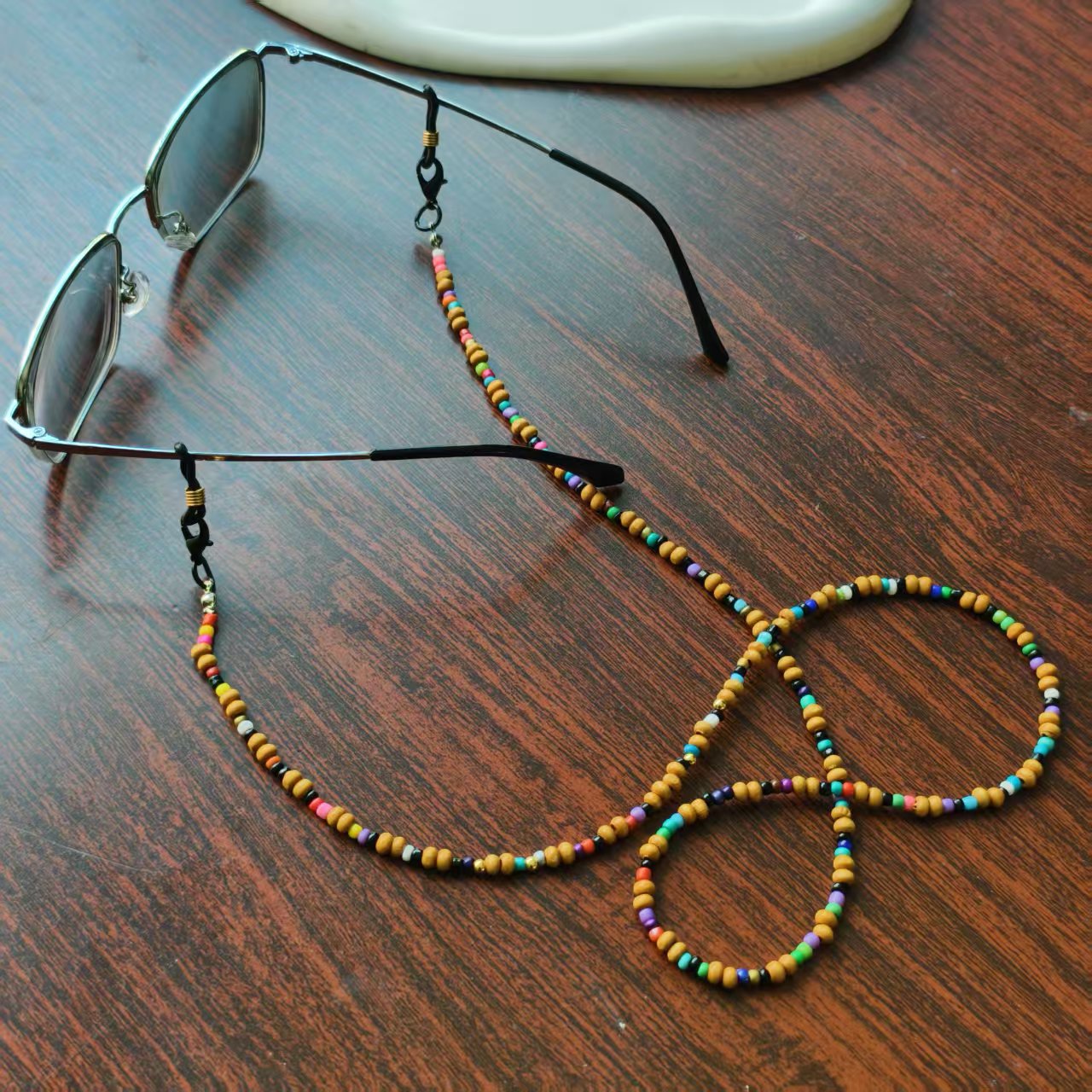 Modische Brillenhalterkette mit Artistic Design Brehn