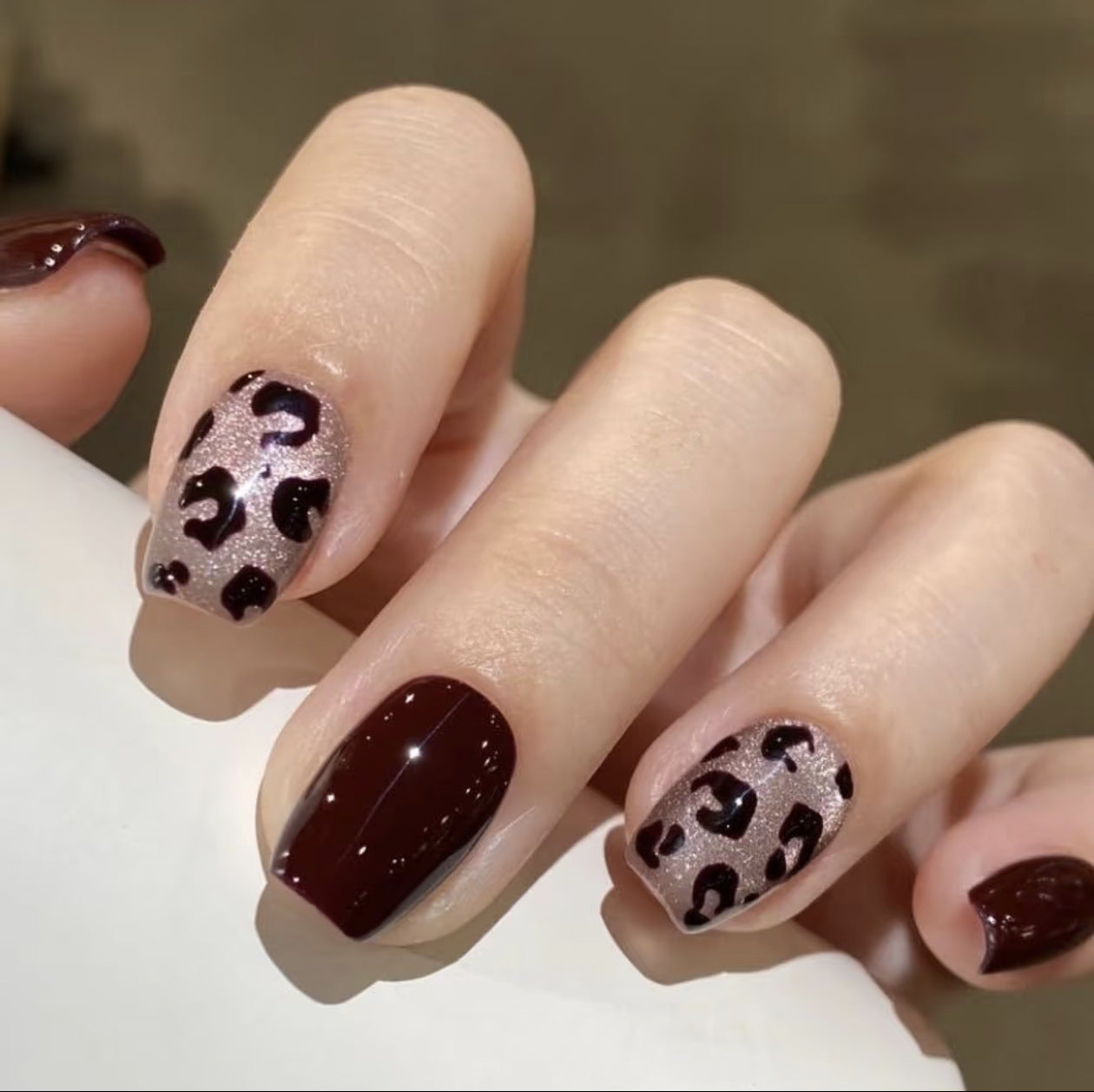 Elegante und Trendige Nagelset Brehn