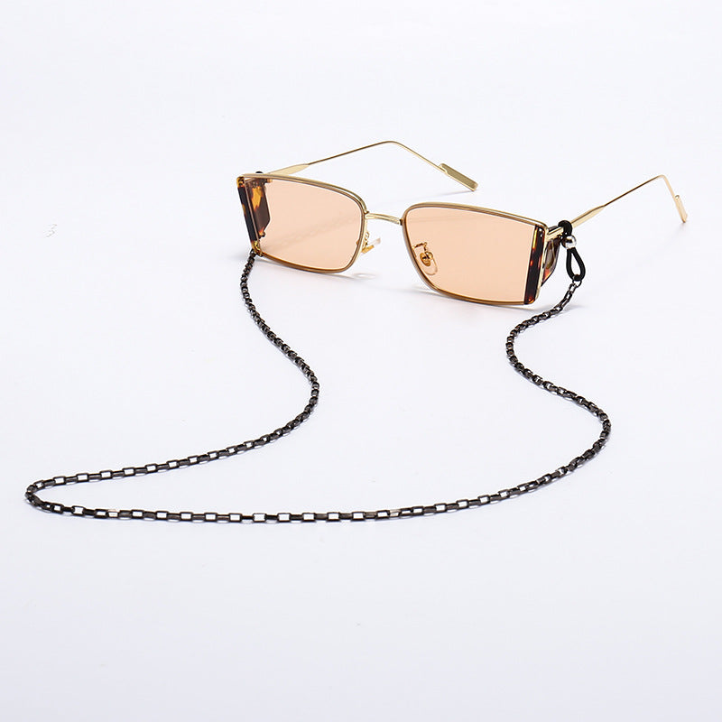 Modische Brillen mit stylischer Kette Brehn
