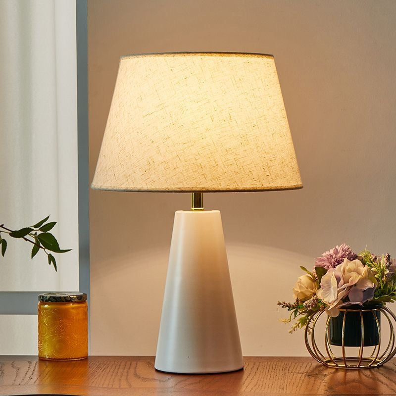 Zeitgenössische Tischlampe