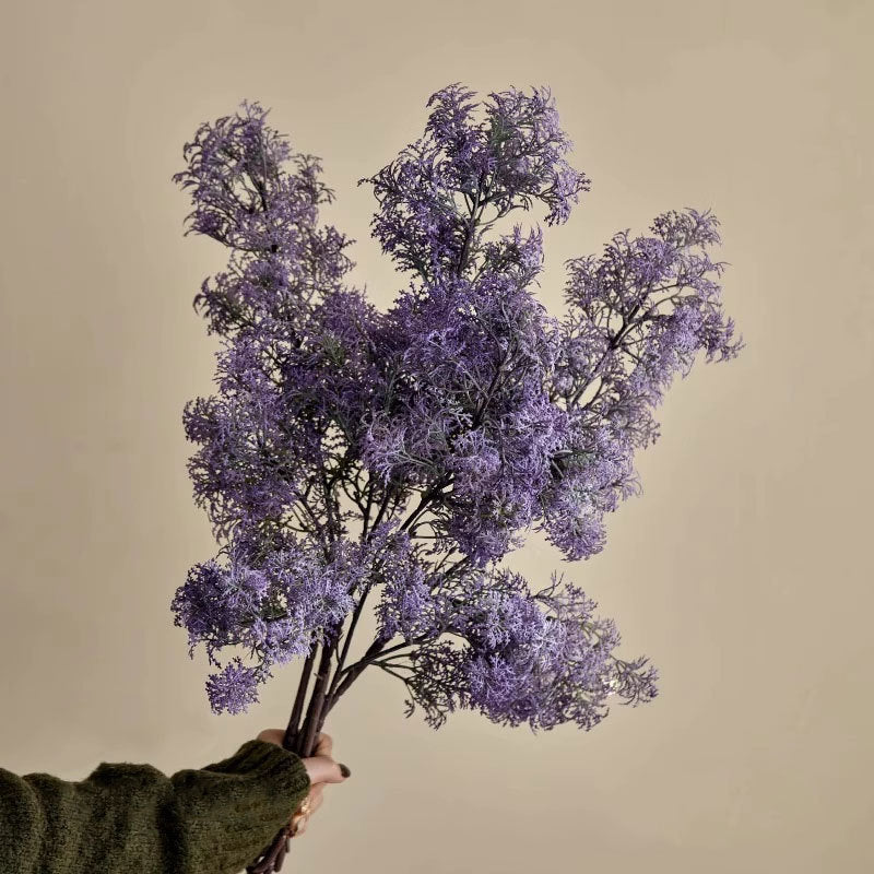 Lebensnahe dekorative Blumenstängel