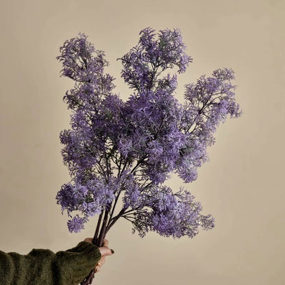 Lebensnahe dekorative Blumenstängel