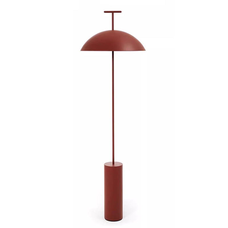 Moderner minimalistischer Stehlampe mit zylindrischem Fuß