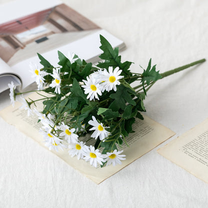 Künstliche Blumenanordnung