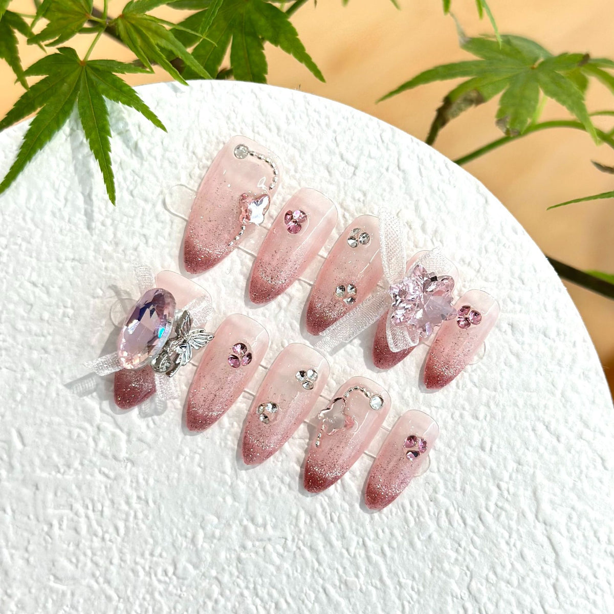 Glamouröse Strass-Akzent Press-On Nagelset
